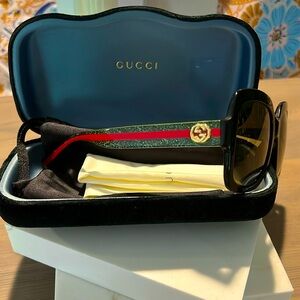 Women’s Gucci sunglasses